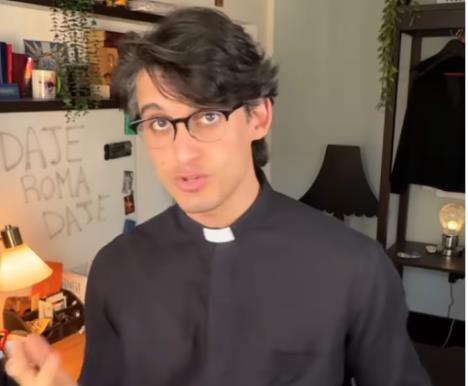 Sveštenik Alberto Ravanjani u odori.jpg