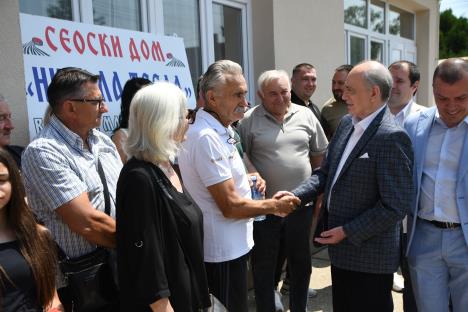 1- NASLOVNA, foto Dragan Gojic.JPG