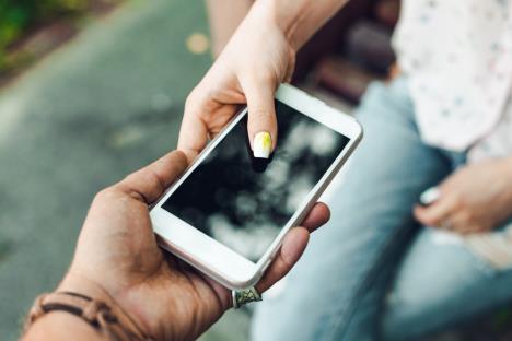 mobilni telefon (2).jpg