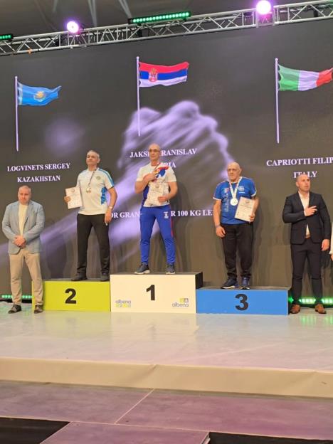 Branislav Jakšić na postolju