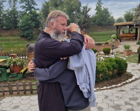 Otac Predrag Popović ispratio ćerku na fakultet