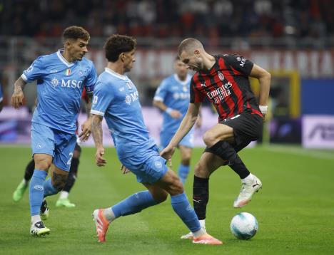 Milan, Napoli, Serija A, Strahinja Pavlović