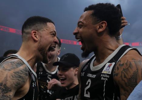 Ife Lundberg i Karlik Džons u dresu Partizana