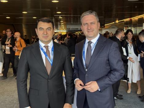 Nikola Selaković u razgovoru s kolegom iz Azerbejdžana