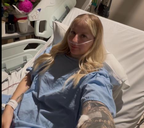 Tameiku Mekbrajd u bolnici.jpg