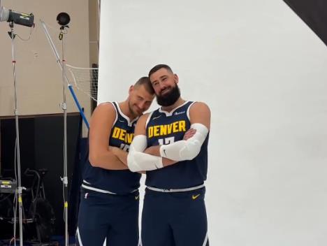 Nikola Jokić i Jonas Valančijunas