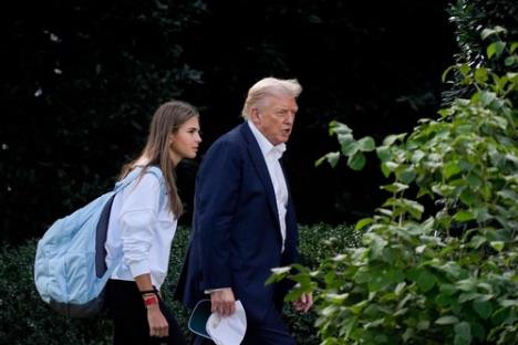 Donald Tramp povezao unuku Kai helikopterom