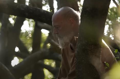 Teo napustio juvelirnicu da bi živeo u divljini (8).png