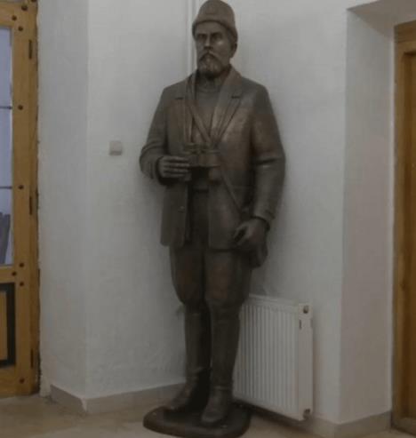 Pavle Đurišić spomenik.jpg