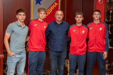 Duško Grujić sa Vošinim klincima