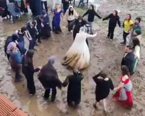 svadba u blatu (4).png