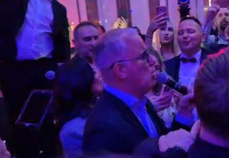 2025-10-06 23_02_06-WhatsApp.png