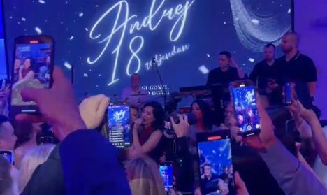 Tanja Savić na punoletstvu sina Viki Miljković