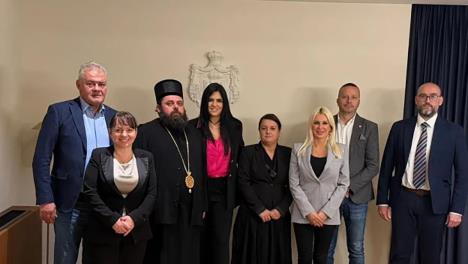 photo_2025-10-07_08-29-28.jpg copy2.jpg