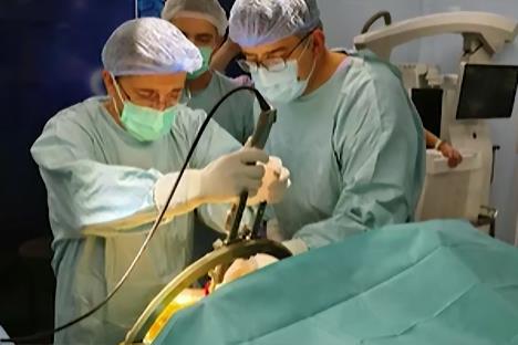Stručnjaci sa UKCS-a primenjuju inovativan pristup u lečenju epilepsije hirurškim putem