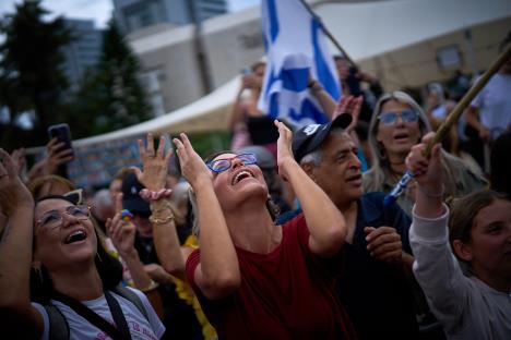 102 AP Emilio Morenatti.jpg