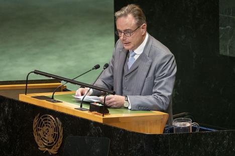 1 AP Yuki Iwamura.jpg