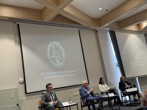 Savetovanje advokata u organizaciji AKB
