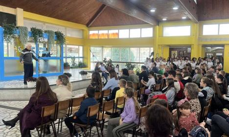 LOZNICA -Dani dečje poezije i proze Foto.  fejsbuk stanica  OŠ 14.oktobar.jpg