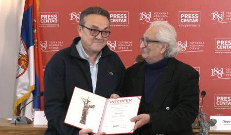 Dodeljivanje nagrade novinaru Kurira