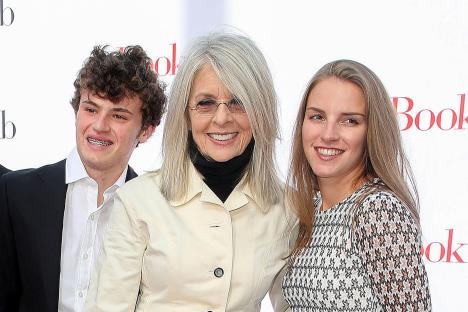 Dajan Kiton sa usvojenim sinom Djukom