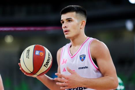 Drezgić u dresu Mege