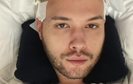 Joca Novinar otišao na trasnplataciju kose