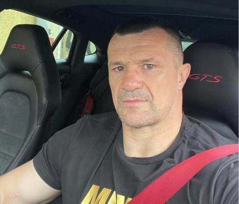 Mirko Filipović u automobilu