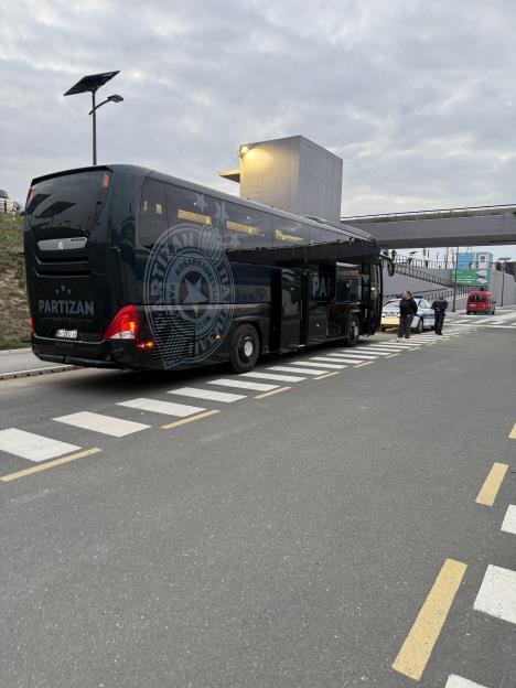Olimpijakos u autobusu KK Partizan