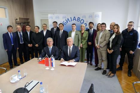 WhatsApp Image 2025-10-17 at 09.30.23_18214610.jpg