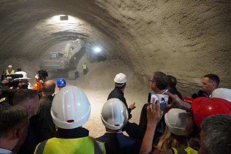 Aleksandar Vučić tunel Iriški Venac (5).JPG