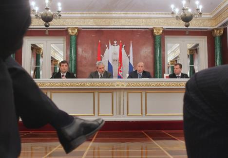 Boris Tadić Dmitrij Medvedev Vojislav Koštunica Vladimir Putin.jpg