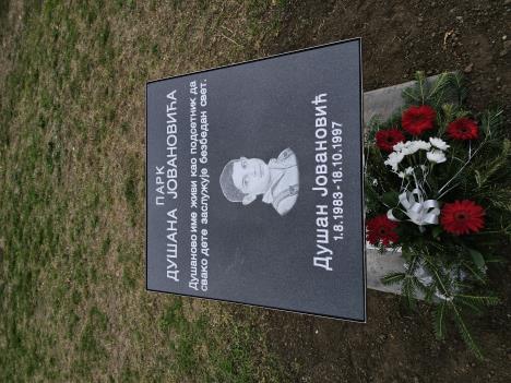 spomen obeležje Dušan Jovanović