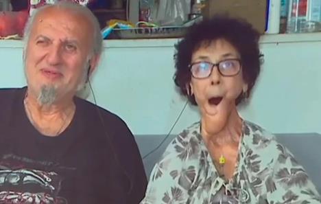 Žena koja je preživela rak jezika i njen surprug.jpg