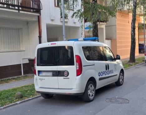 Novi Sad pronađeno je telo bebe u lokvi krvi (5).png