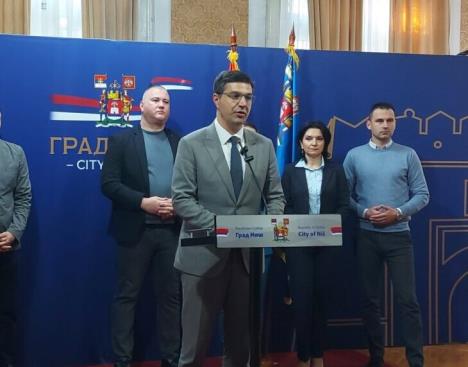 Gradonačelnik Dragoslav Pavlović na konferenciji povodom Sajma automobila u Nišu