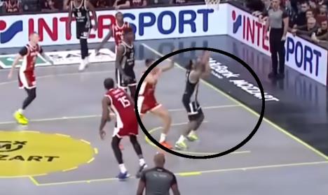 Karlik Džons povreda