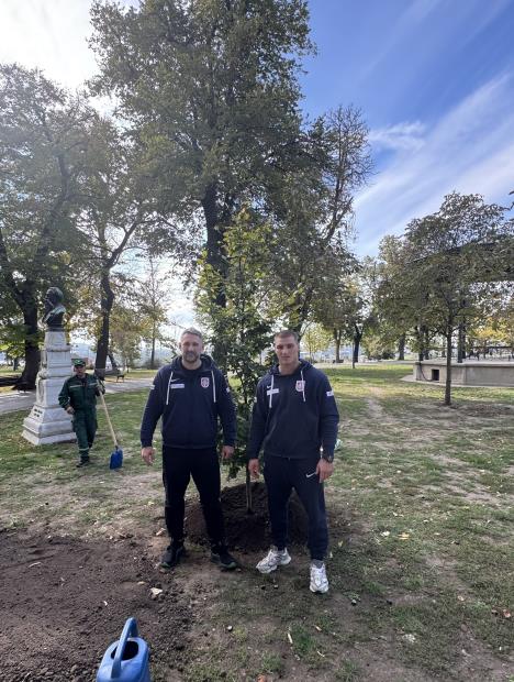 Milan Bulaja zasadio drvo povodom 96 godina postojanja JKP Zelenilo