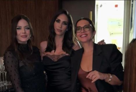 Nina Janković, Jelisaveta Orašanin i Nataša Ninković u provodu.jpg