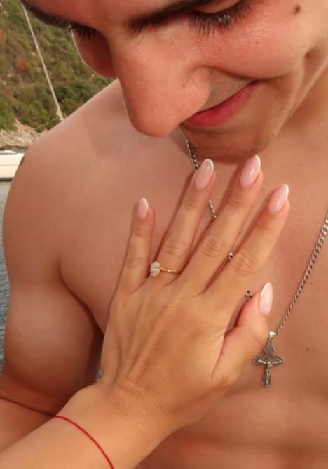 Lazar Tasić zaprosio devojku