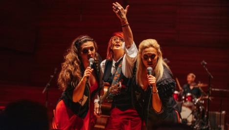 „Frajle“ oduševile Makedonce koncertom u Filharmoniji