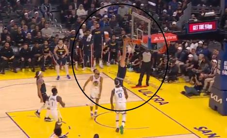 Jokić zakucavanje.jpg