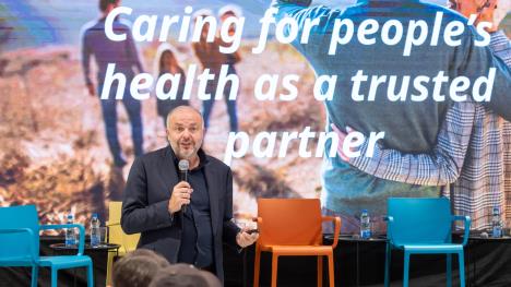 Frank Štaud predstavlja najnovije rezultate Zdravstvenog izveštaja na ESG Festivalu.jpg