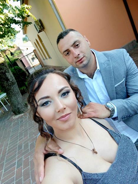 Kristina Veljković Sajn sa suprugom