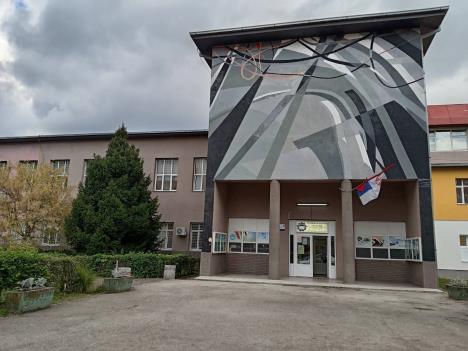 Tehnička škola Trstenik u Trsteniku.jpg