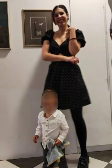 Glumica Iskra Brajović sa sinom Aronom.jpg