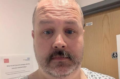 Met Keli, muškarac koji je preživeo rak dojke.jpg