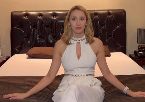 Ketrin de Noar, menadžerka javne kuće