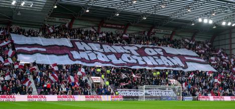 Navijači Hartsa iz Edinburga u elementu