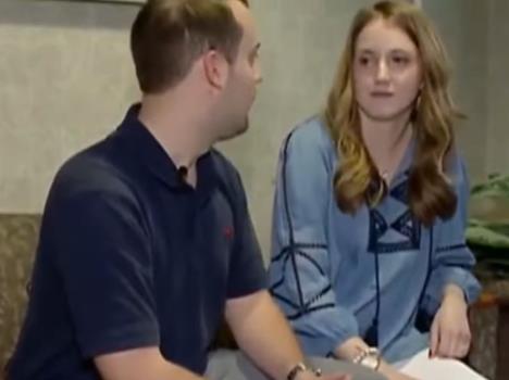 Elizabet Kristensen i Džošua Kolbert  (3).png